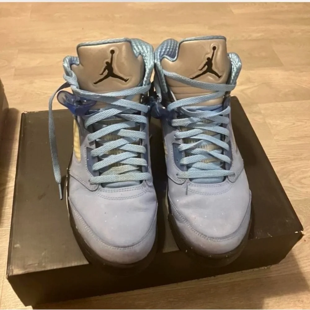 Jordan 5‎ Retro UNC Size 11 Light blue